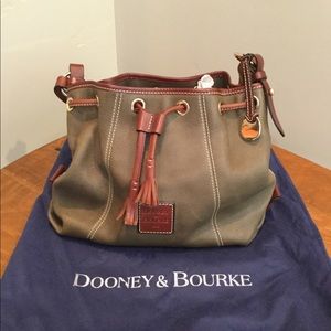 D & B bucket bag